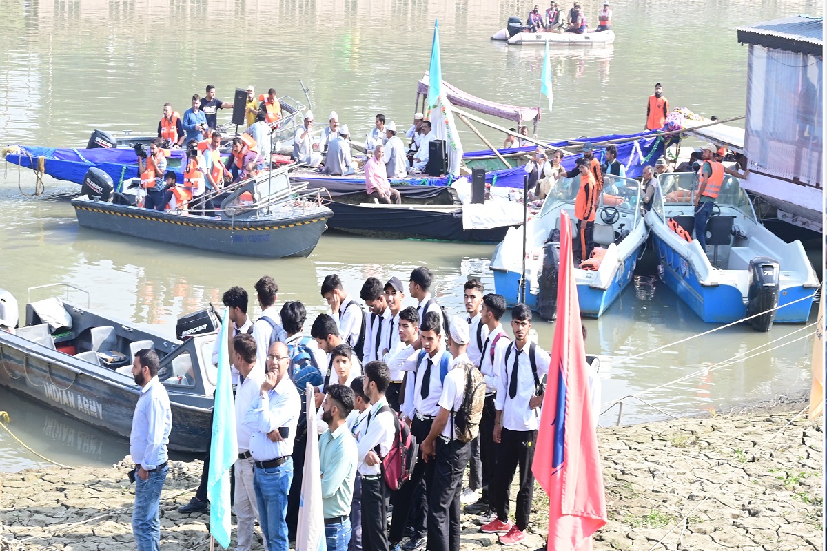 J&K L-G flags off boats in commemoration Ganderbal sufi saint