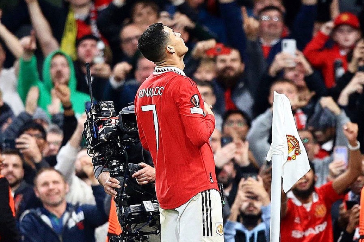 Cristiano Ronaldo Leaves Manchester United by Mutual Agreement With  Immediate Effect - News18