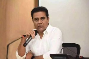 KTR sends defamation notice to Union Minister Bandi Sanjay