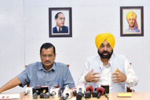 Days after Delhi poll debacle, Kejriwal meets Punjab CM, AAP MLAs amid internal rift rumours