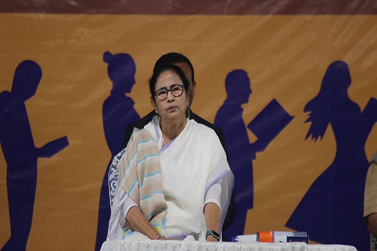 “Behead me, but…”: Mamata Banerjee on protests over dearness allowance