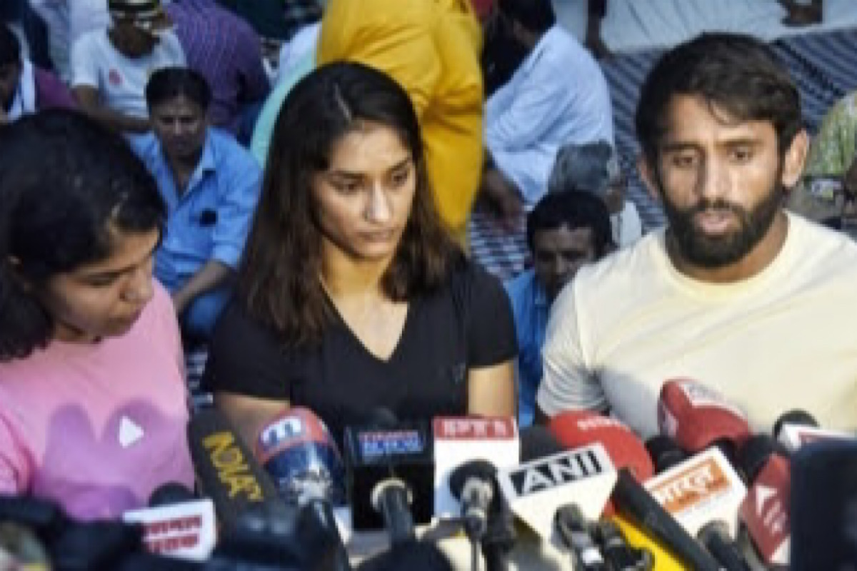 Wrestling scandal: Wrestler Bajrang Punia claims Delhi Police cut electricity supply at Jantar Mantar