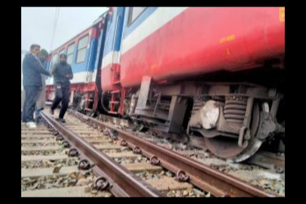 30 Feared Dead 130 Injured As Coromandel Express Collides With Goods Train In Odisha