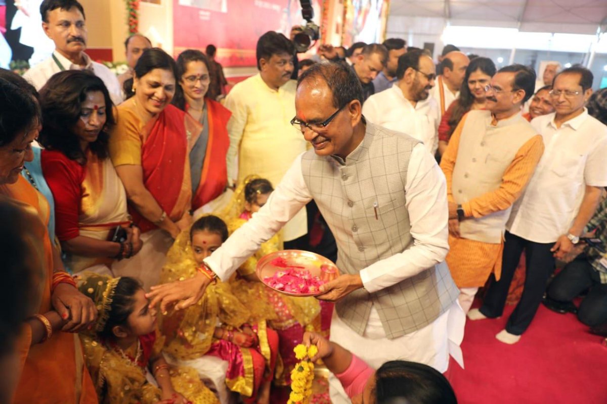 Monthly amount of 1000 to Ladli Behna will be increased to 3000 rupees respectiv: CM Chouhan