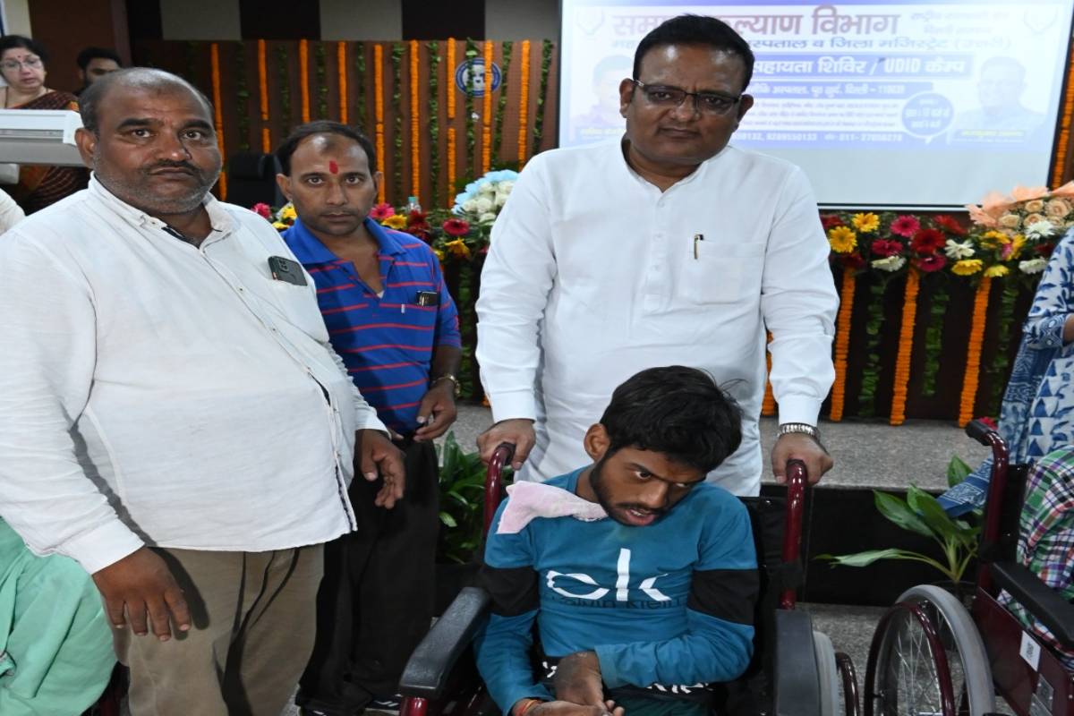 Delhi Social Welfare Minister visits ‘Divyangjan Camp’