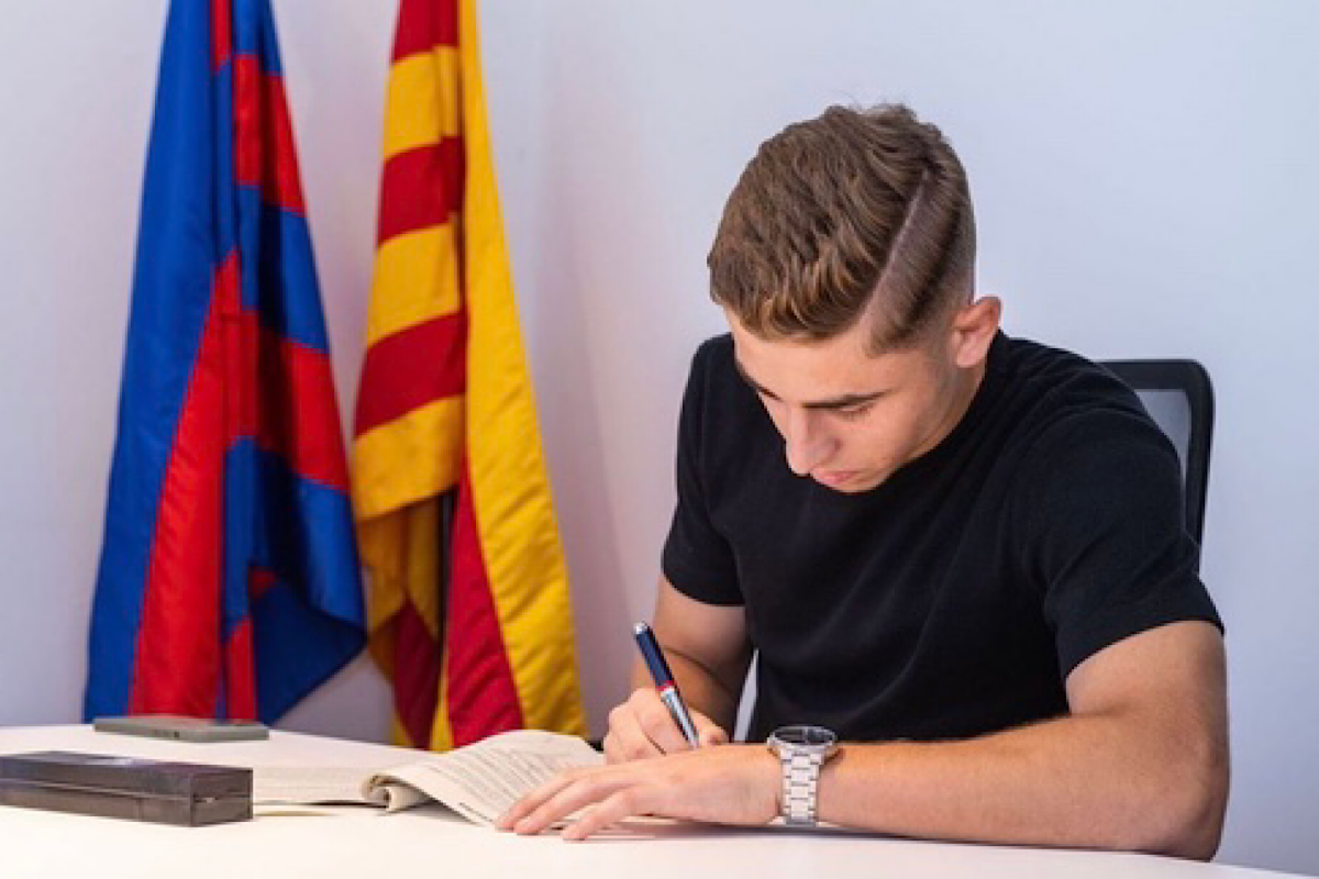 La Liga: FC Barcelona extend contract of young midfielder Lopez