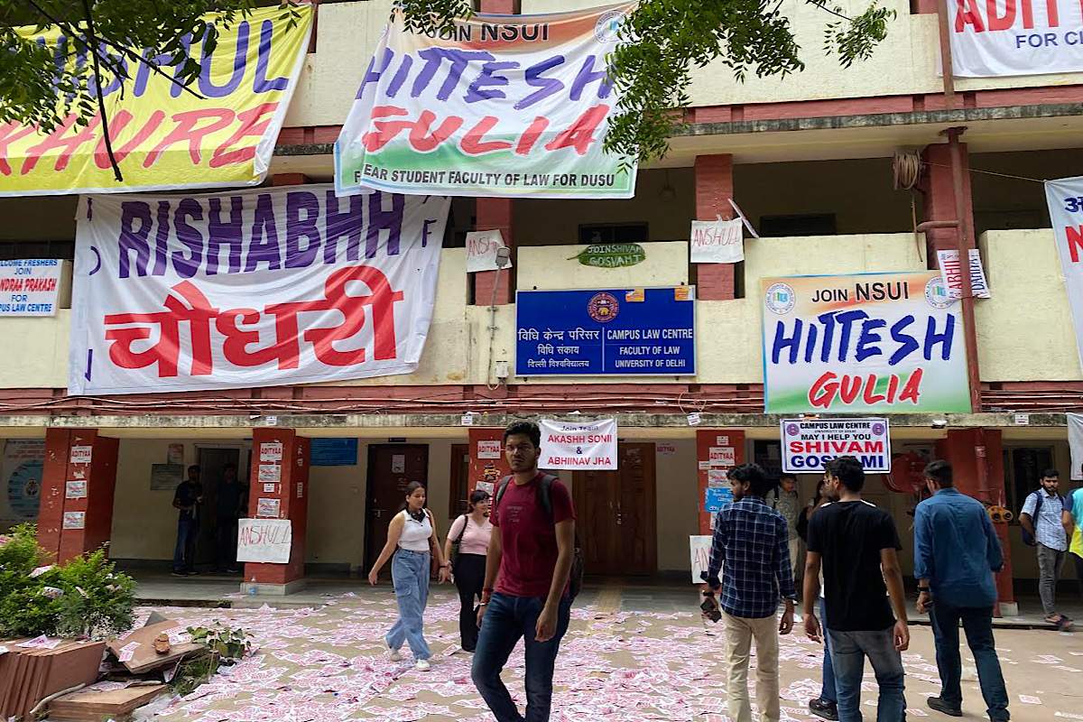 DU campus in election mood, rallying in full momentum