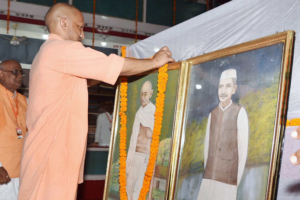 CM Yogi pays rich tributes to Bapu and Shastri on their birth anniversaries