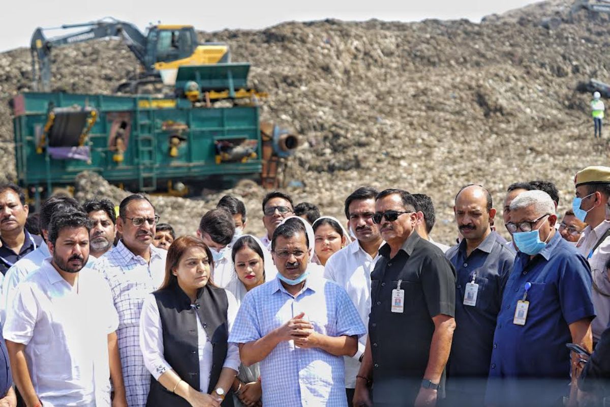 Kejriwal visits Okhla landfill site, says will hire another agency to speed up work