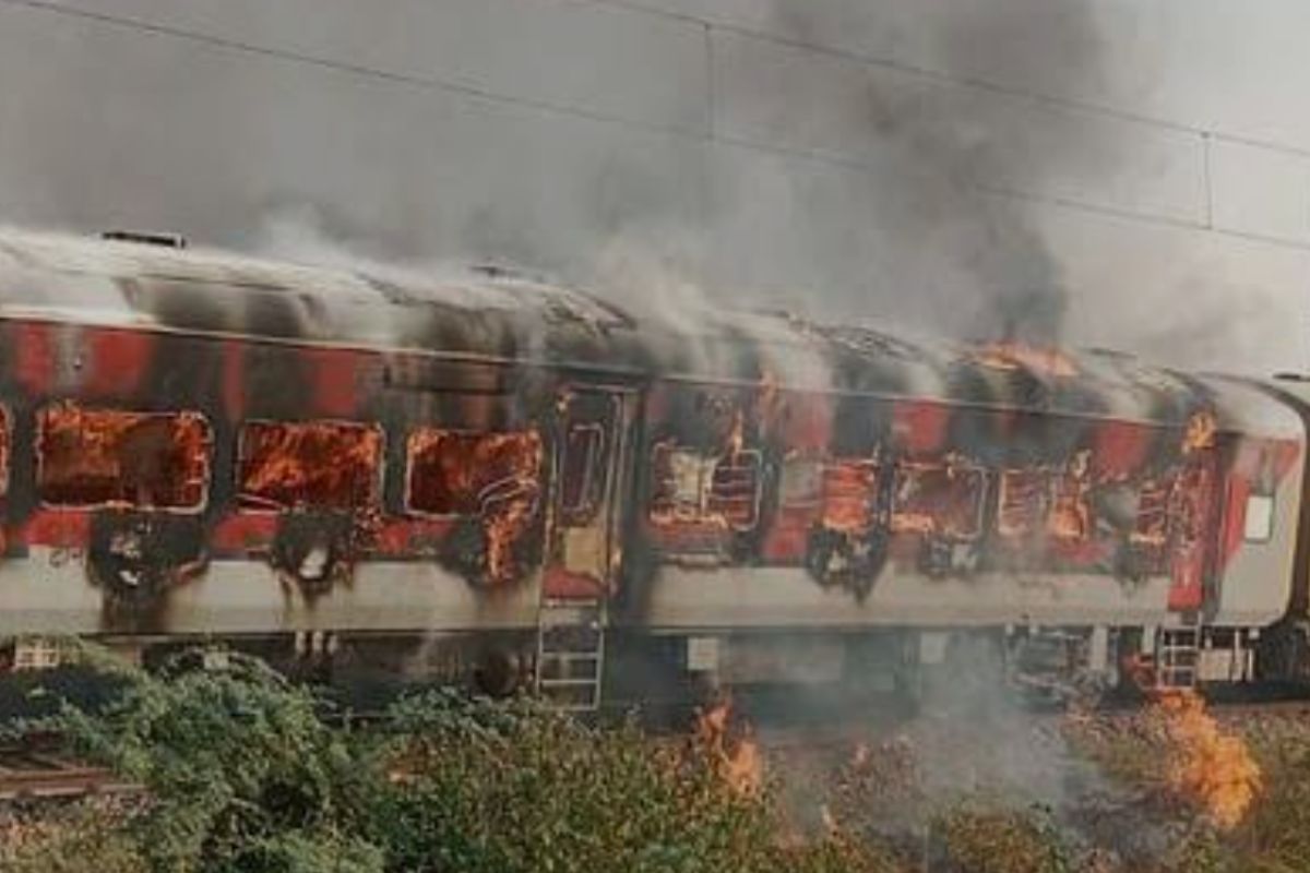 Two bogies of Patalkot Express catches fire; two injured