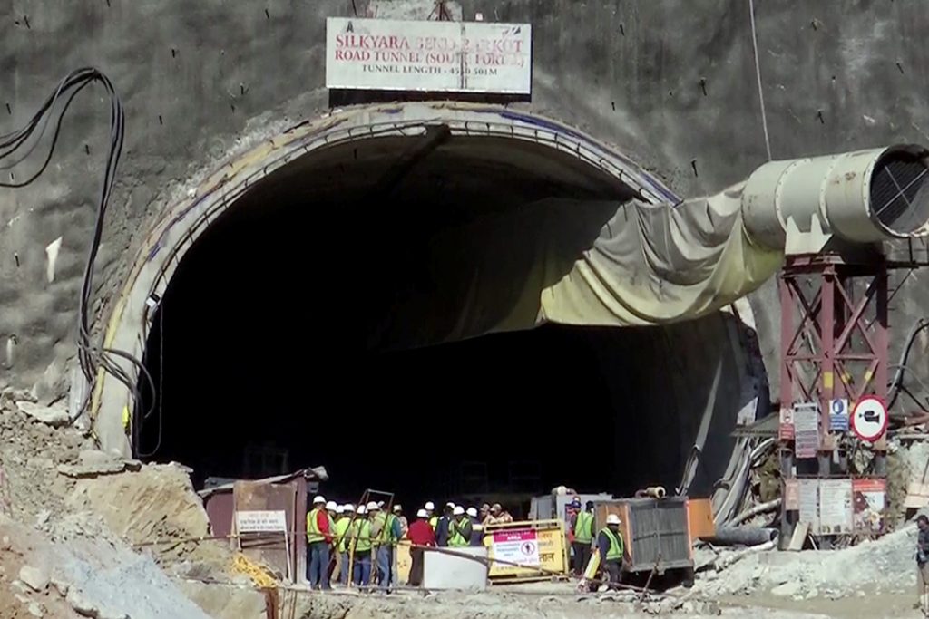 Uttarakhand, Operation, trapped workers halted