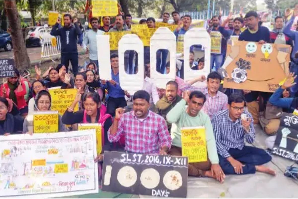 1000th day: Kunal meets agitating job aspirants