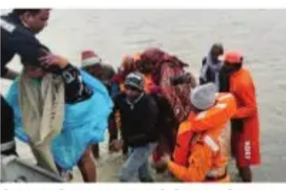 Coast Guard rescues 182 Gangasagar pilgrims