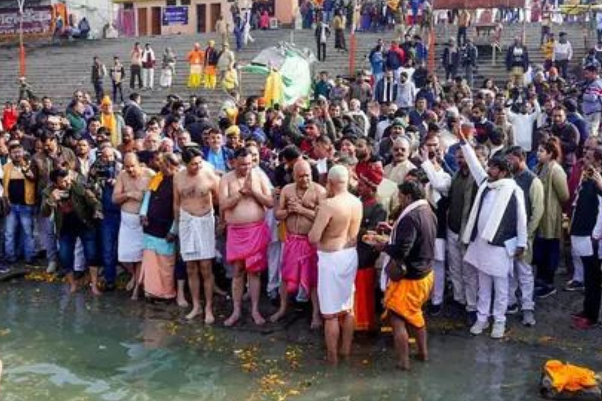 Holy dip in Saryu, prayers at Hanuman Garhi and darshan of Ram Lalla: Congress leaders visit Ayodhya