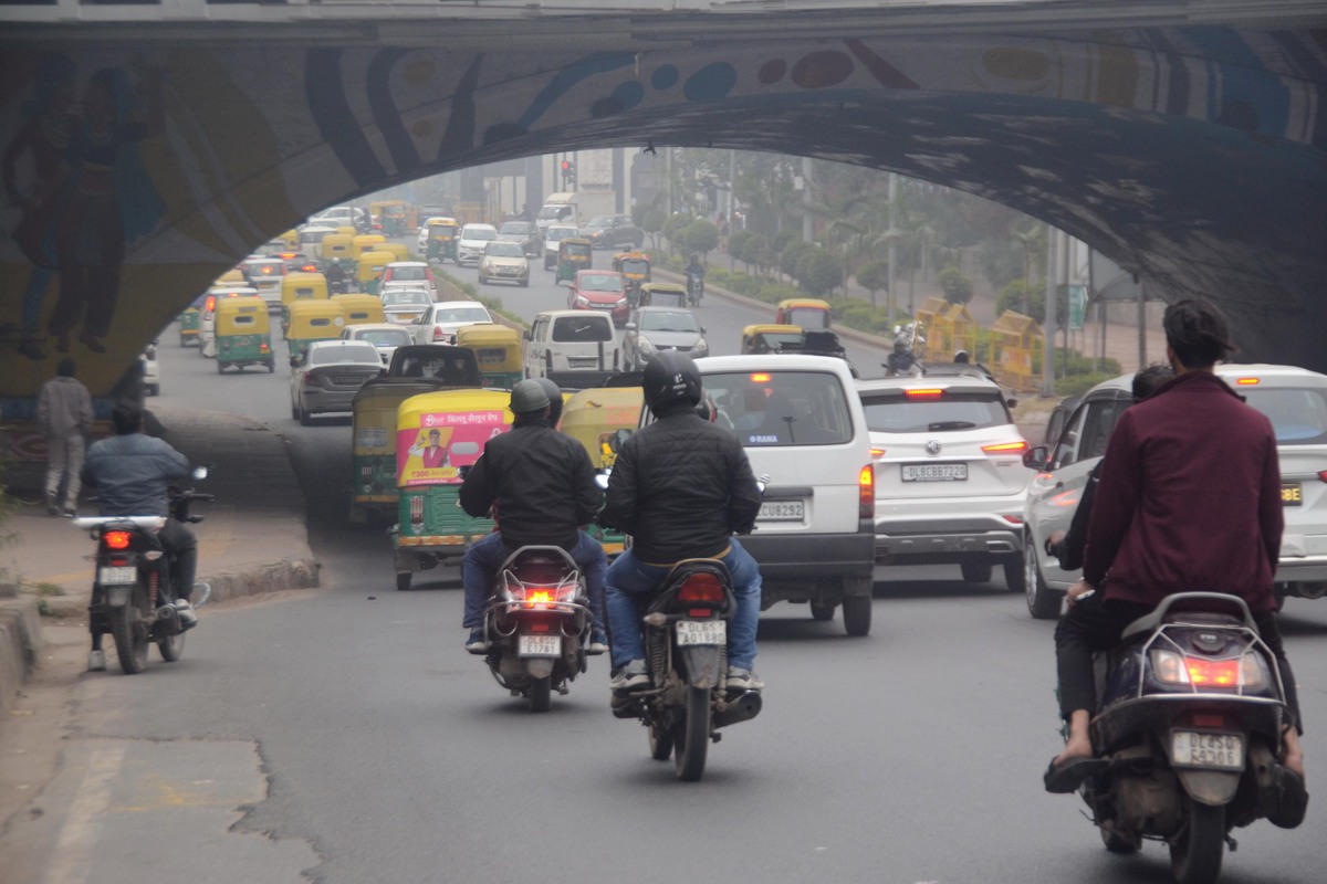 Cold day in Delhi with min temp of 8.5 degrees Celsius