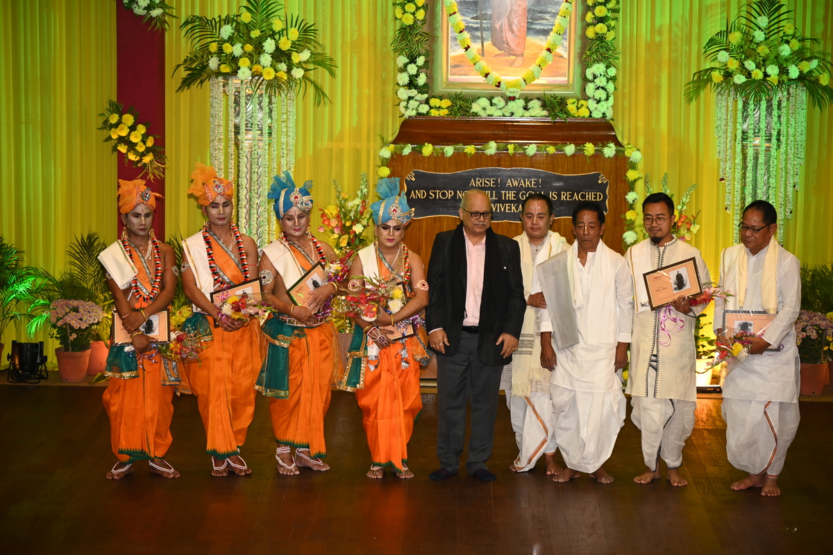Vibrant Manipuri recital by Guru Thingbaijam Chourjeet Singh and troupe at Vivekananda Music Festival
