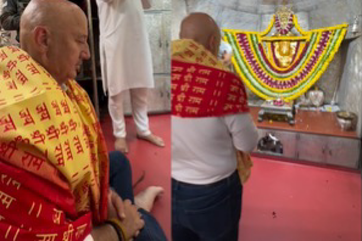 Anupam Kher visits 300-yr-old Hanuman temple in Ahmedabad, says he felt peace, strength