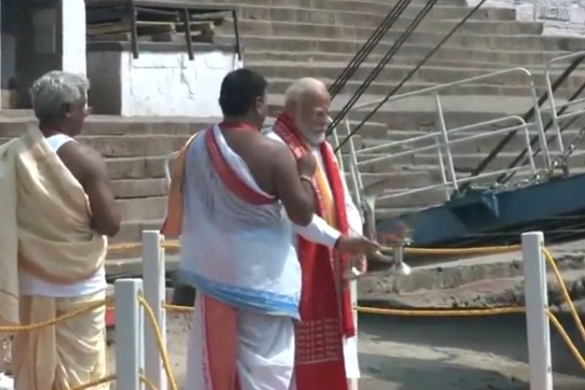 Modi performs Ganga Aarti ahead of filing nomination papers from Varanasi