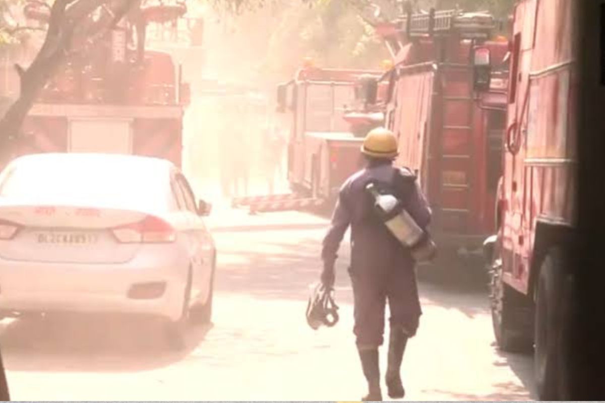 Massive fire at Income Tax office in Delhi; 1 dead