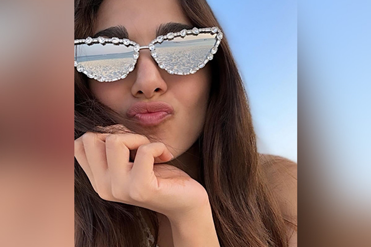 Kiara Advani shares sunkissed selfies from breezy beach vacation, don’t miss her cute pout