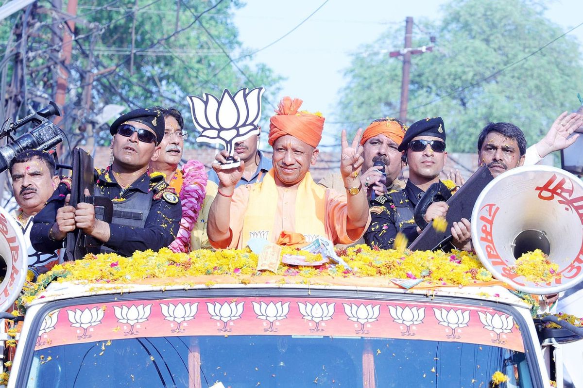 Jhansi gives a rousing welcome to Yogi during a roadshow