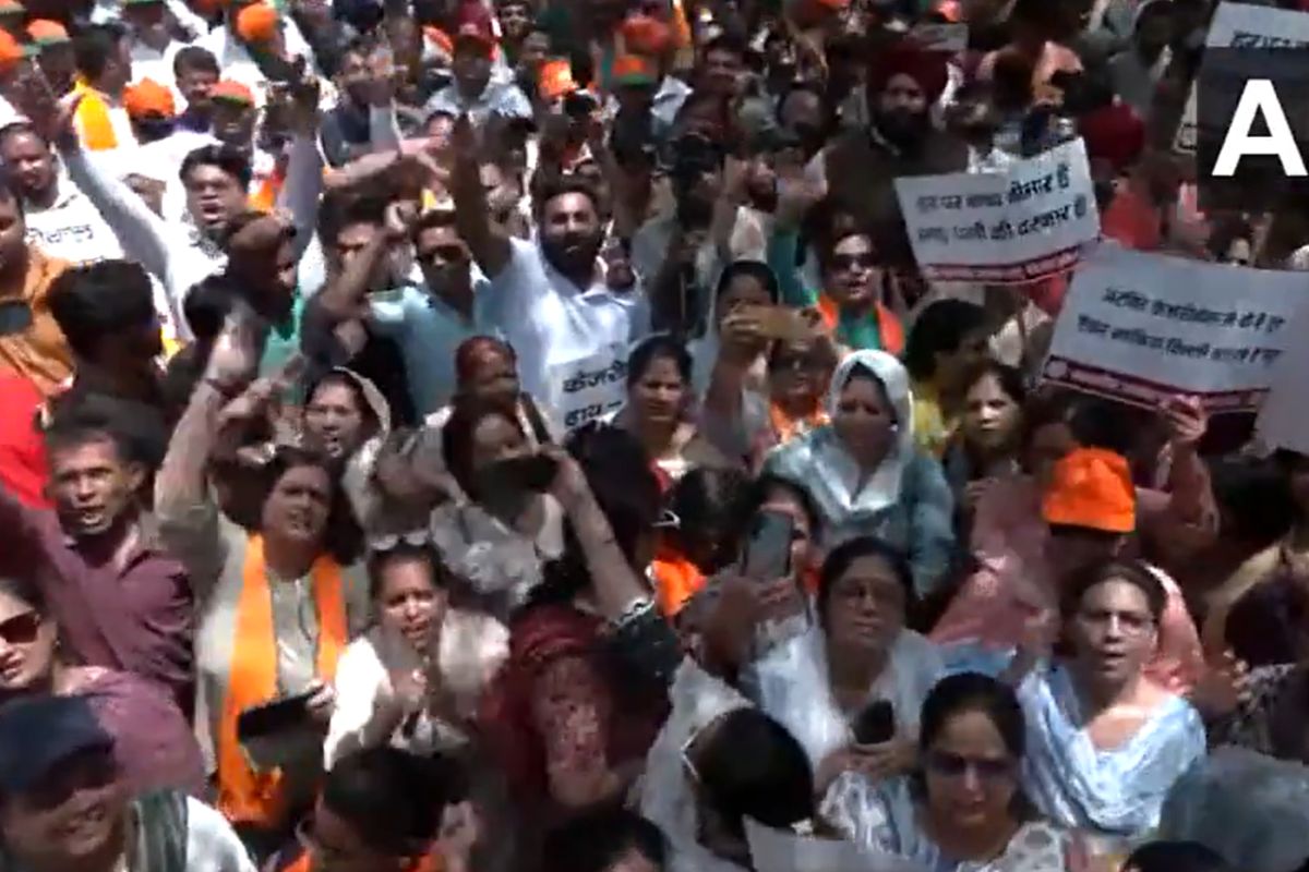 Delhi BJP stages protest against AAP govt over water crisis