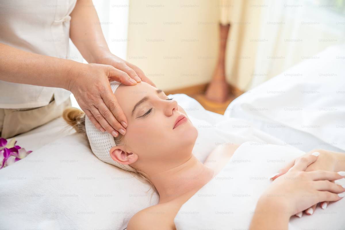 Exploring the benefits of Ayurvedic head massage with Patanjali
