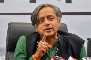 “Scorpion on a Shivalinga” remark against PM: SC stays defamation proceedings against Cong leader Shashi Tharoor