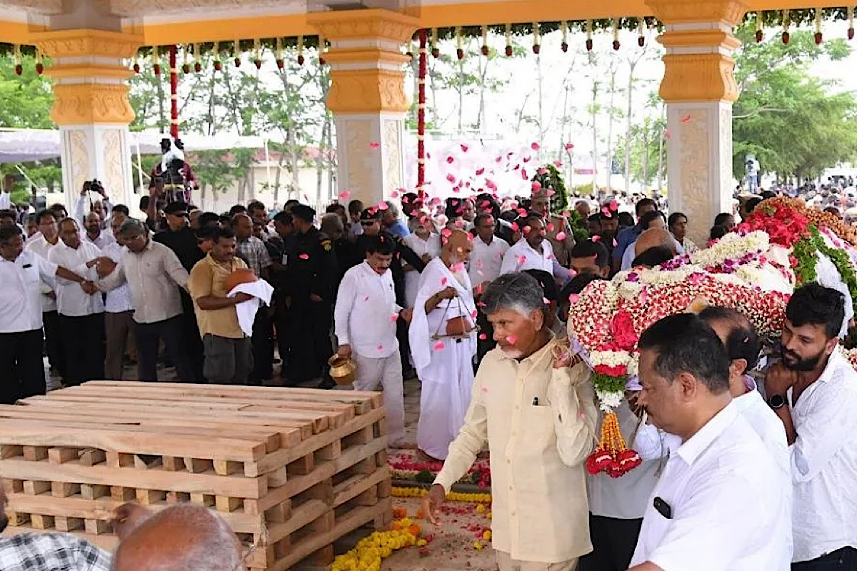 Media baron Ramoji Rao cremated with state honours