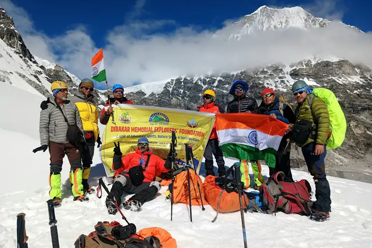 City team treks to Tilman Pass in Nepal successfully