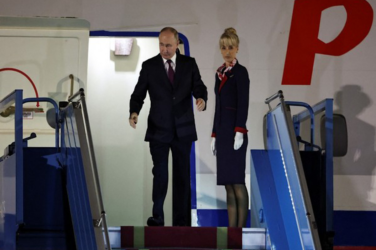 Russian President Vladimir Putin arrives in Vietnam on state visit