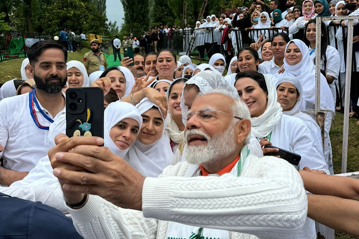 Yoga has gained global significance, says PM Modi while leading IYD celebrations in Srinagar