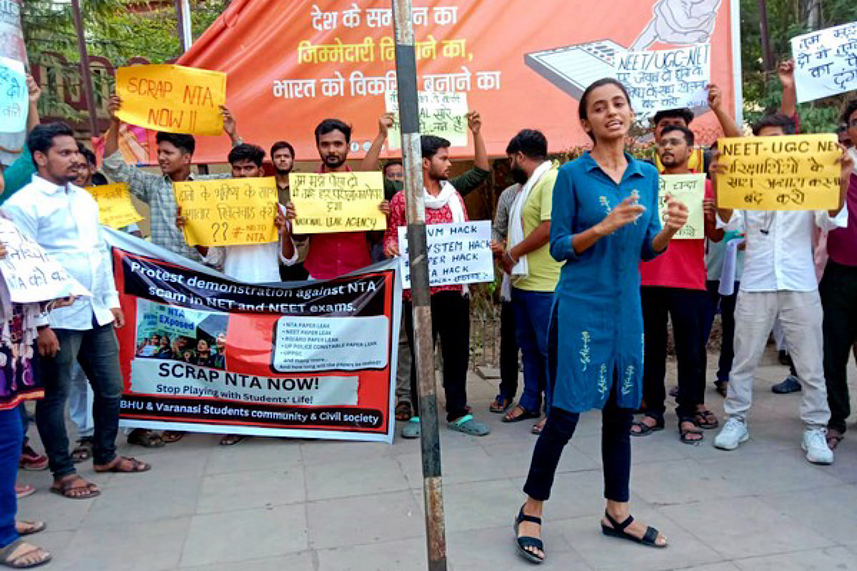JNUSU protests at Jantar Mantar, demands Dharmendra Pradhan’s resignation