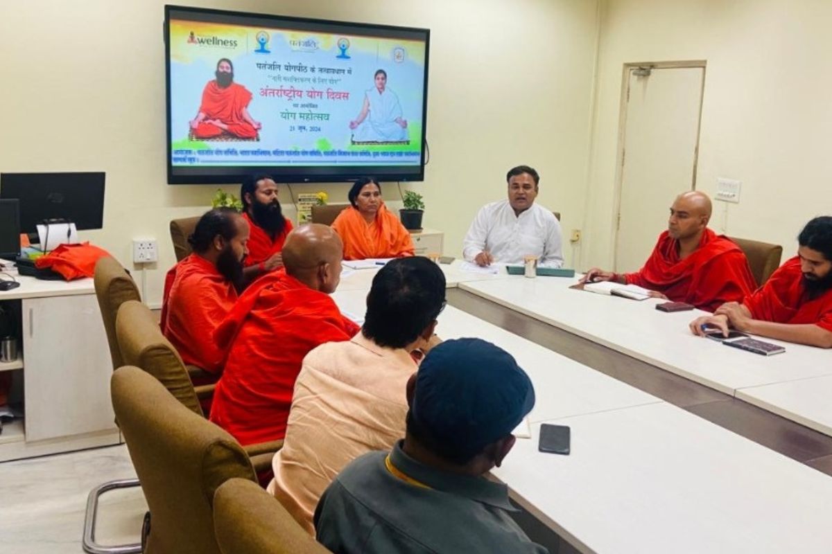 Special meeting held for upcoming International Yoga Day event at Patanjali Yogpeeth