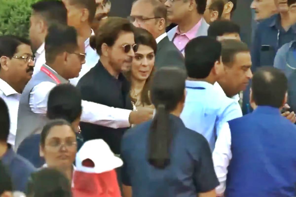 Shah Rukh Khan attends Modi's swearing-in with Bollywood stars