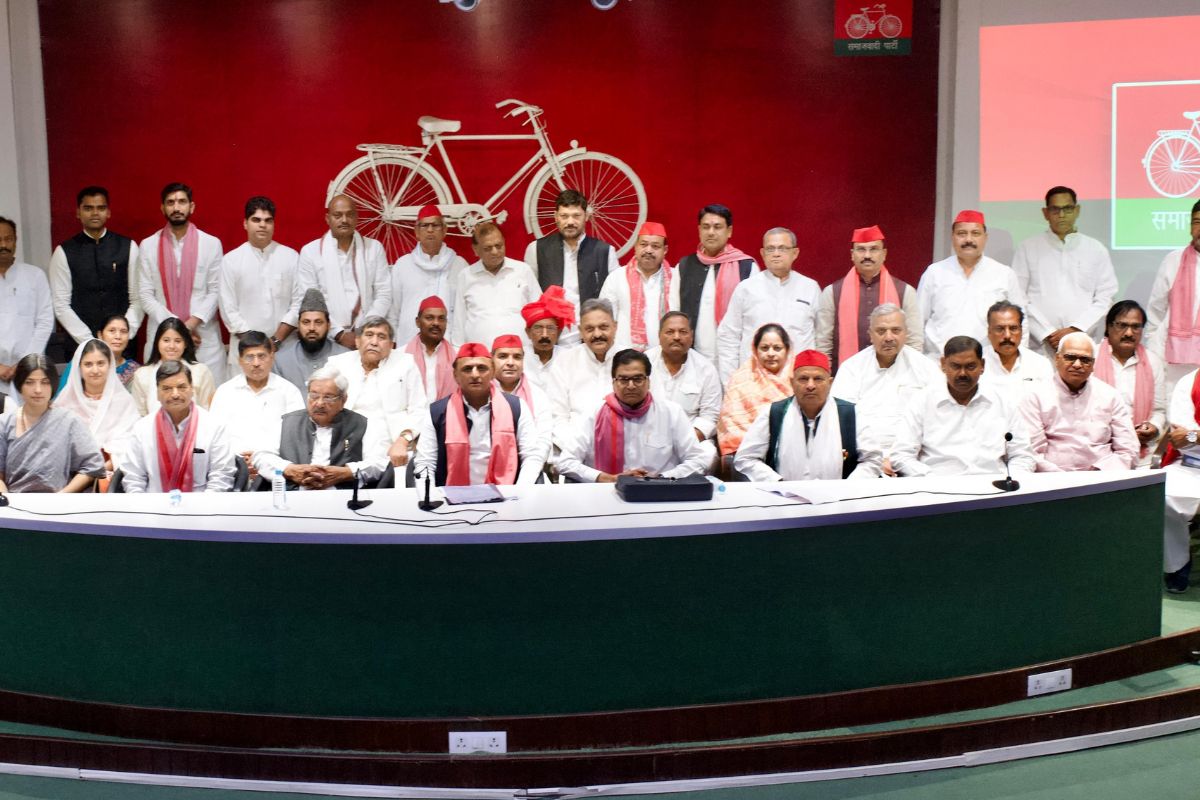 Akhilesh Yadav meets new LS members of his party, speaks about future agenda