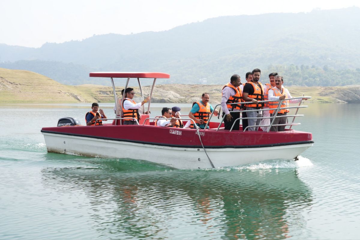 Himachal CM inspects tourism and water sports activities in Andrauli