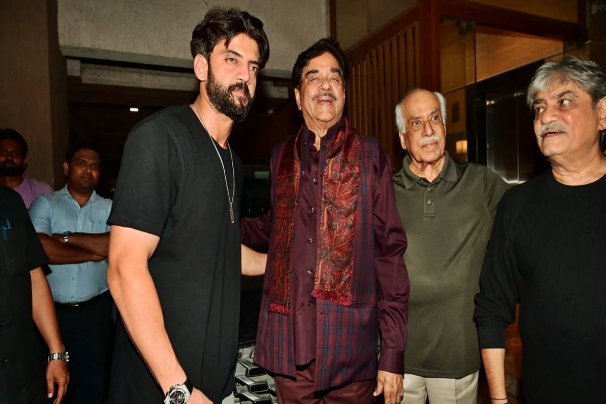 Zaheer Iqbal poses with Shatrughan Sinha before wedding to Sonakshi