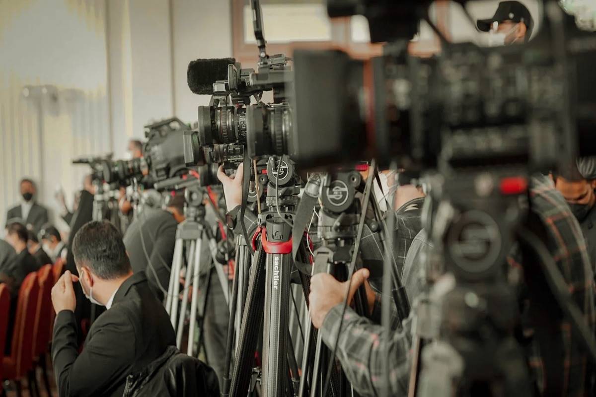 Paparazzi under fire: Actresses speak out against invasive photography