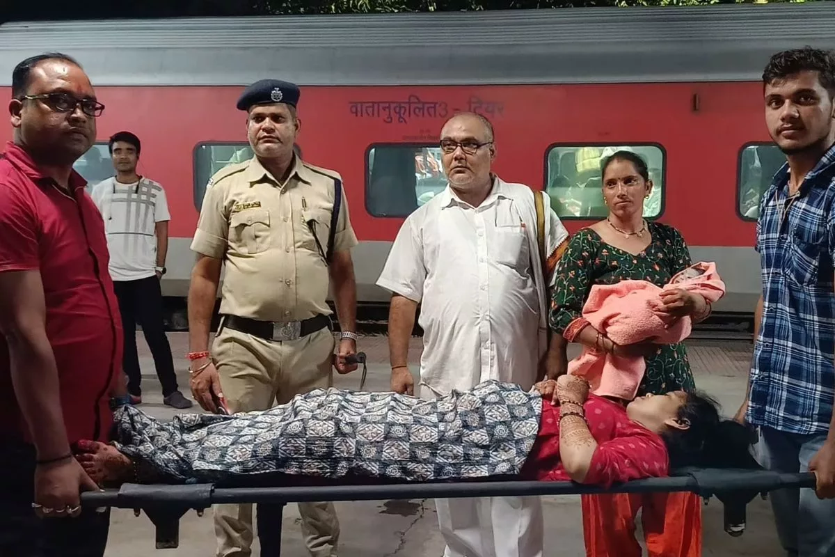 Joy on rails: Odia woman gives birth to baby at a C’garh station en route to Hyderabad