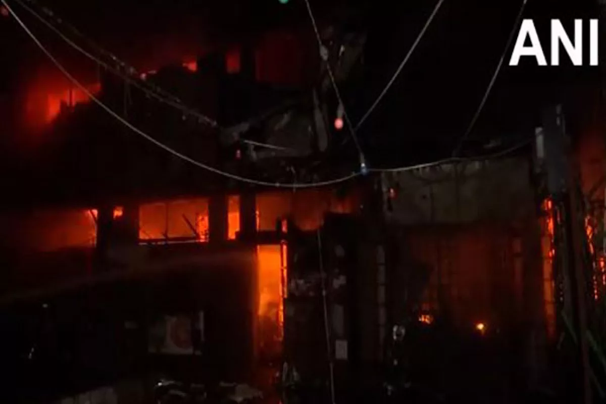 Fire breaks out at multi-story building in Delhi’s Mayur Vihar Phase-II