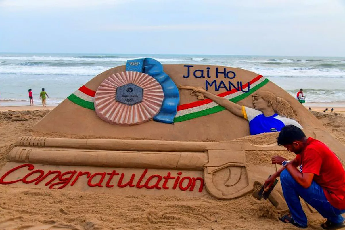 Odisha: Noted sand artist congratulates shooter Manu Bhaker with sand sculpture