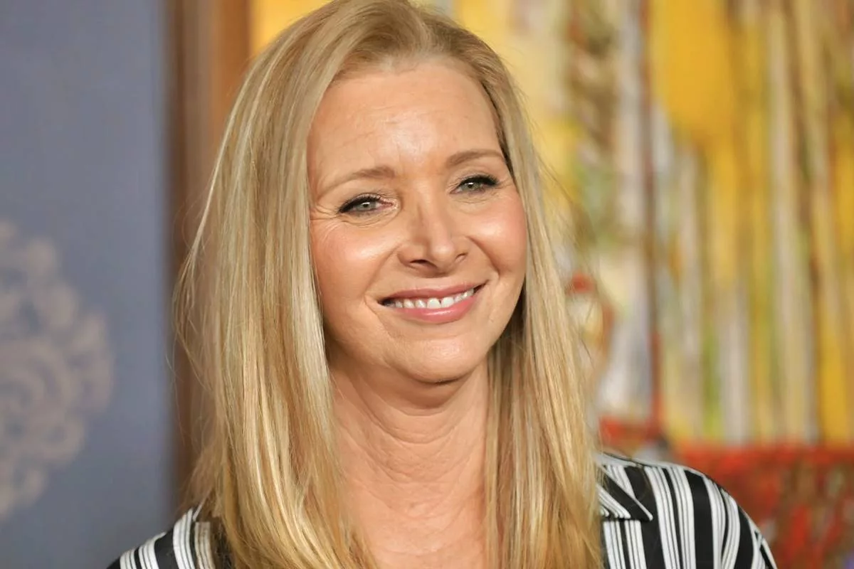 Lisa Kudrow clarifies Jennifer Aniston's claim about 'FRIENDS' audience ...