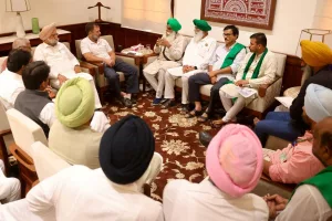 Rahul meets farmer leaders inside Parliament; assures to raise MSP issue