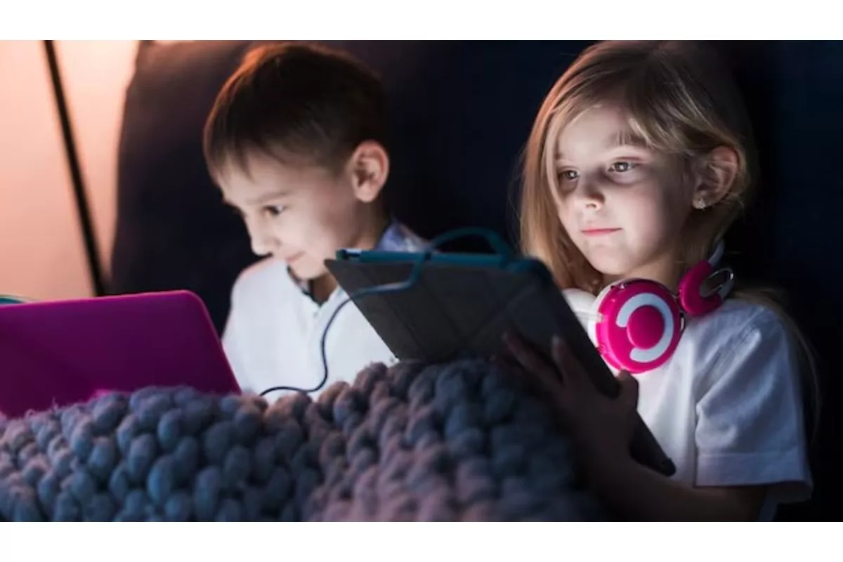 ipad kids and doom scrolling: Impact of excessive screen time