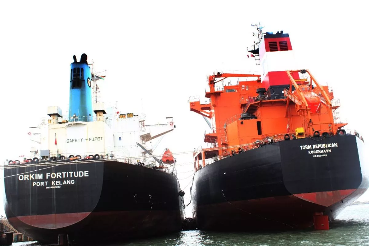 Paradip port conducts ship-to-ship oil transfer safely