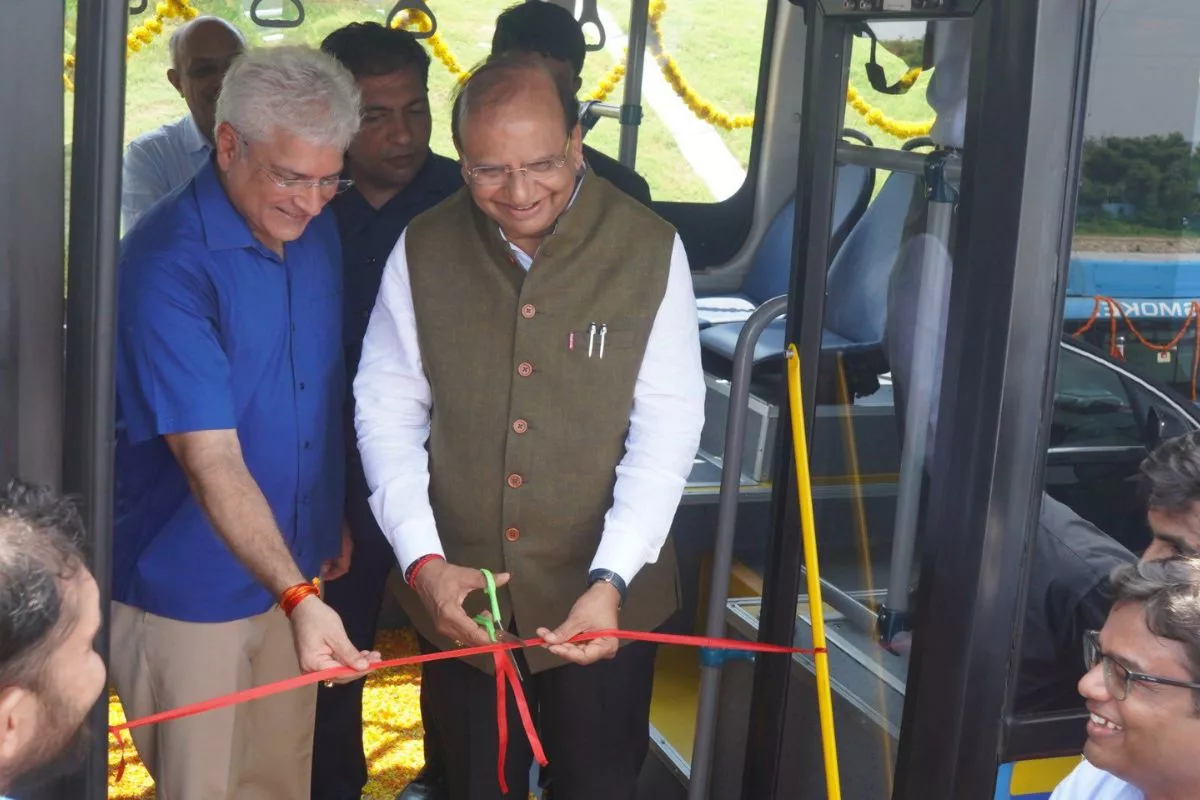 Delhi govt inducts 320 new electric buses into its public transportation fleet