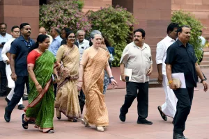 Modi govt persisting with its divisive policy: Sonia Gandhi