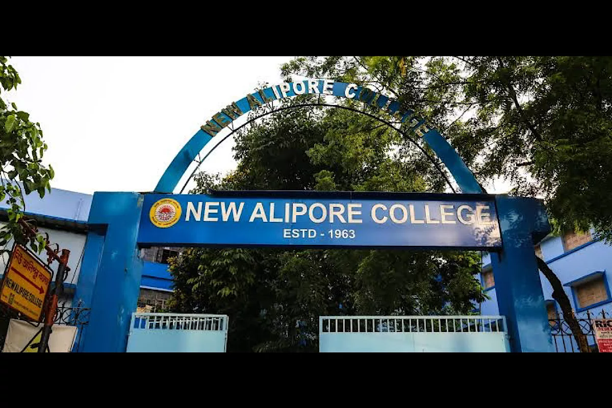 New Alipore College celebrated 60 years