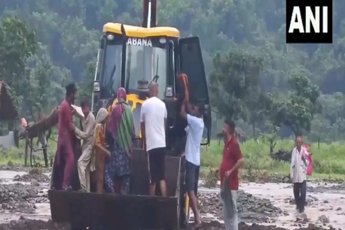 Himachal: Seven people rescued in Nahan after water level of Markanda River increased